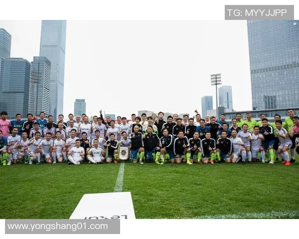 足球公益赛明星球员精彩亮相助力慈善事业引领社会关注